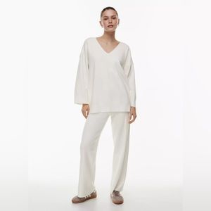 BNWOT Aritzia Wilfred Free Souvenir Set